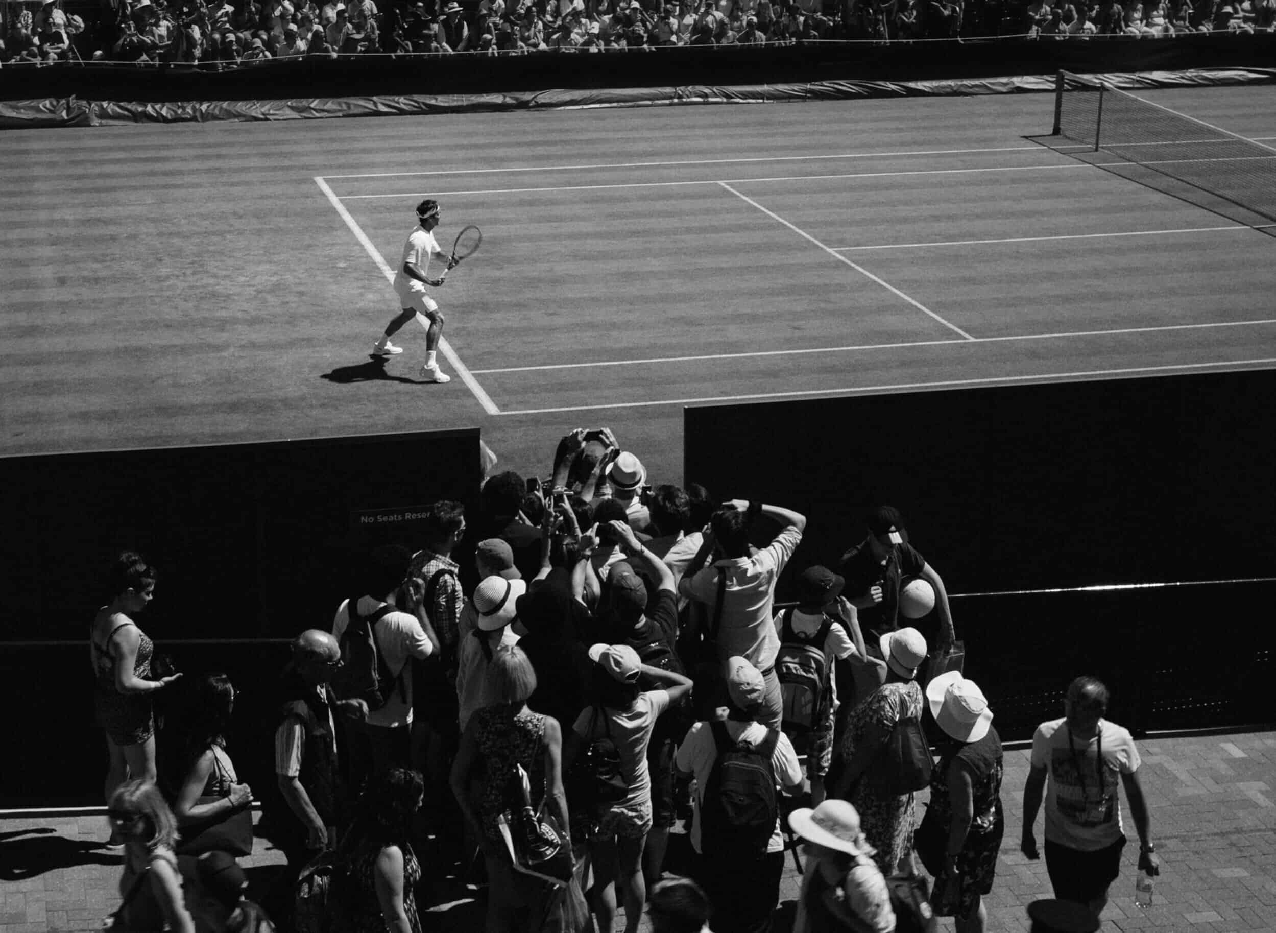 Roger Federer playing Tennis